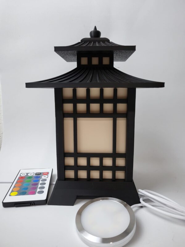 Lámpara de mesa Pagoda con iluminación LED RGB y control remoto